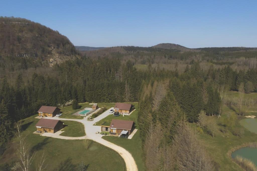 Gite Jura Mina Chalet Au Milieu De La Nature Villa Ney Bagian luar foto